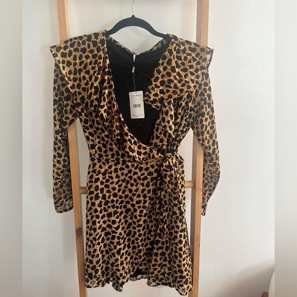 Free People Dresses & Skirts - Free People Leopard Print Wrap Dress